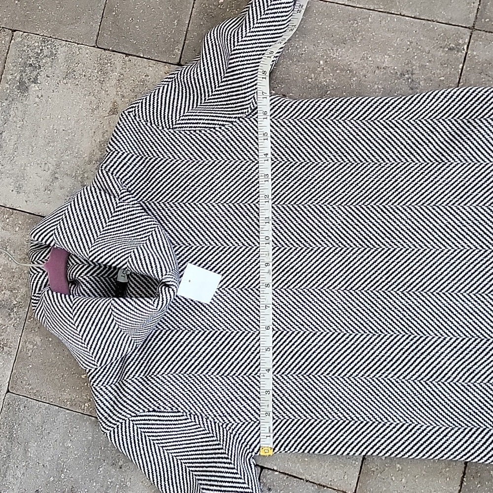 J. Crew Herringbone Turtleneck Fleece Lined Pullover Sz XS Fall 2024 - Picture 8 of 9